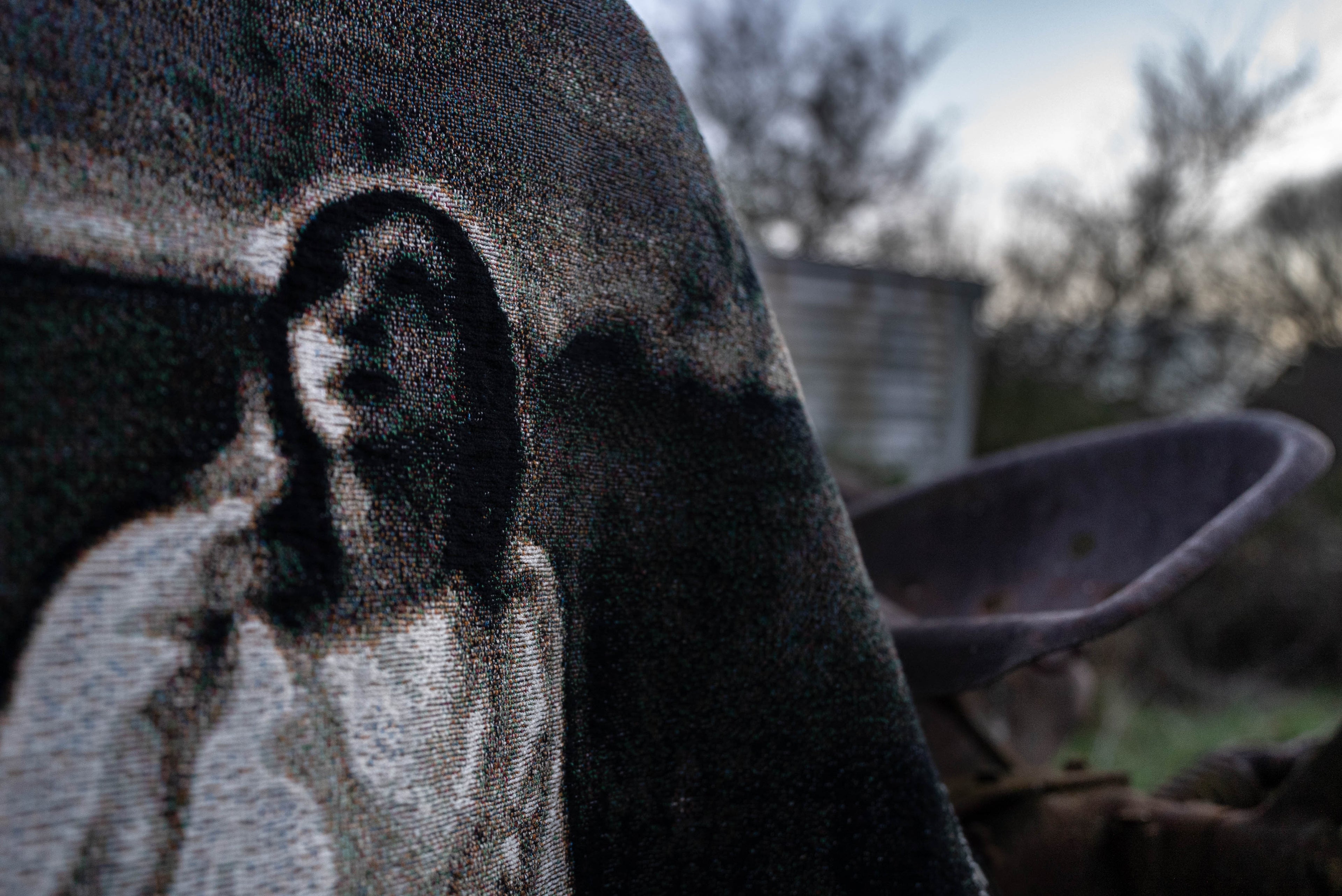 ANGELS GRAVE BLANKET WALL TAPESTRY